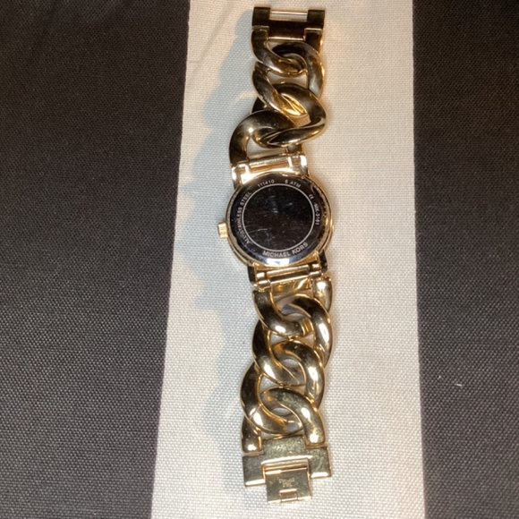 Michael Kors Runway Gold-tone Twist Chain Band Women's Watch MK3161 - Picture 8 of 11